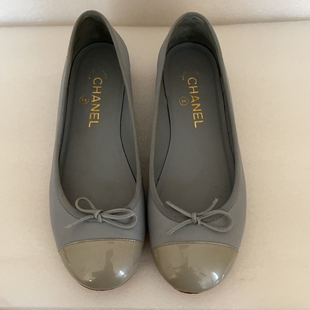 Chanel ballerina leather flats
